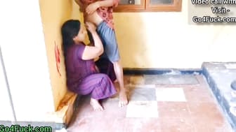 Desi Aunty ko Bete Ke Friend Ne Choda at Home